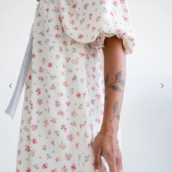 Rumored Darling Mini Dress in Country Bloom NWT - Picture 5 of 10